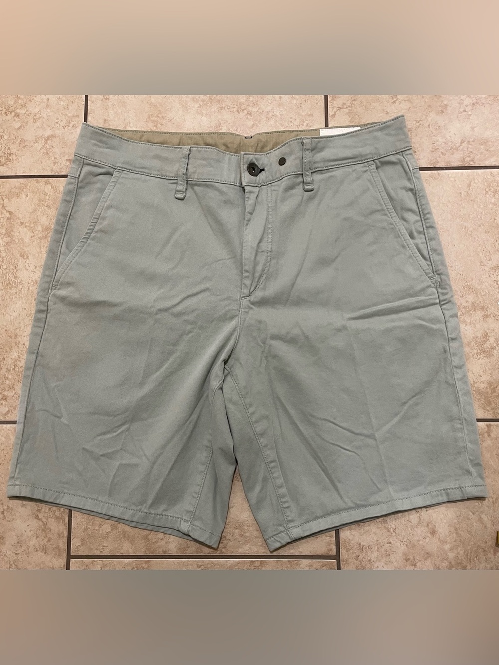 Rag & Bone Man’s Flat Front Chino Shorts 
Size 31